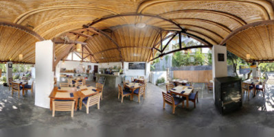 Trattoria Ubud inside