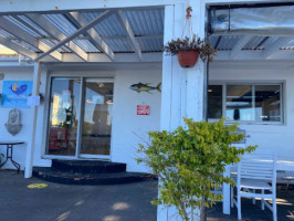 Werri Beach Fish Shop outside