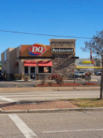 Dairy Queen outside