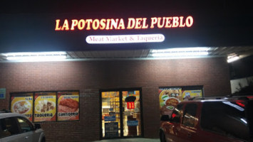 La Potosina Del Pueblo outside