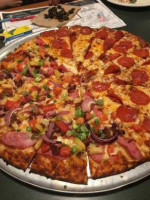 Round Table Pizza food