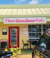 Flour Your Buns Cafe outside