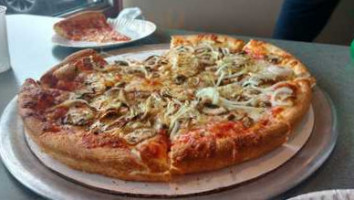 Frontier Pizza Place food
