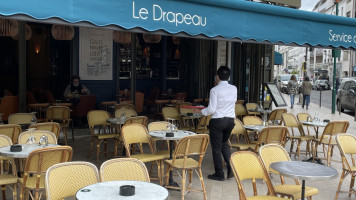 Le Drapeau food