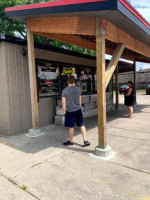 Stubby's Grill Dairy Freeze outside