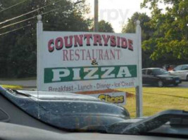 Countryside Market Pizza outside