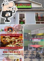 J&r Pizzeria inside