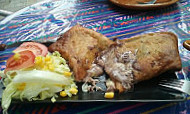 Los Tres Mariachis food
