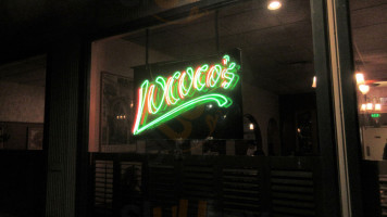 LO COCO'S PIZZERIA inside