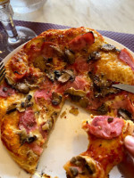 Pizzeria a l'Italia food