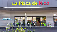 La Pizza De Nico inside