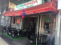 Pizza Venizia inside