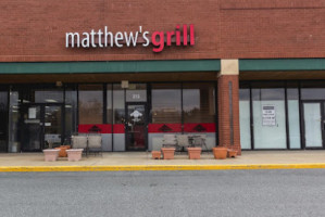 Matthew's Grill outside