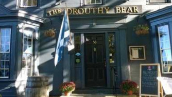 The Drouthy Bear outside