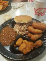 -b-que House food