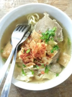 Bakso Garing (warung Omahan) food