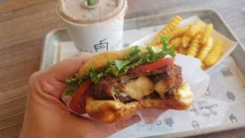 Shake Shack Hartsdale food