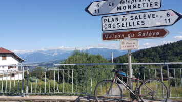 Auberge Des Montagnards outside