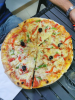 Nonna Pizza Stmitre Les Remparts food