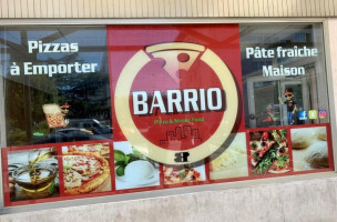 Barrio Pizza outside