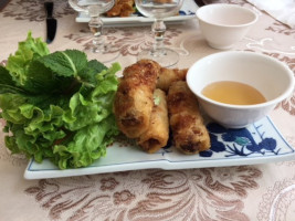 La Petite Table De Saigon food