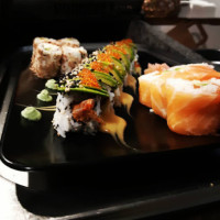 Golden Sushi food