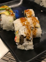 Ye's Sushi food