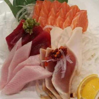 Ugly Tuna Sushi food