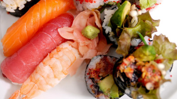 Sushi Yumi food