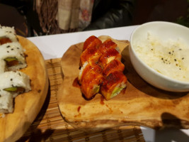 OKAMISUSHI food