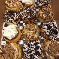 Cinnaholic food