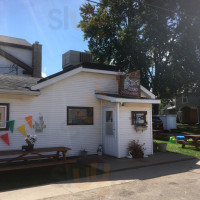 Nina's Taco Shop outside