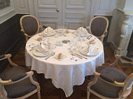 Lycee Hotelier Le Renouveau Chateau Colcombet food