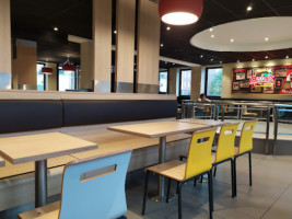 Domino's Pizza Roubaix inside