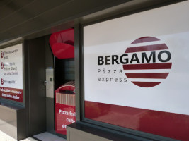 Bergamo Pizza Express (distributeur De Pizzas 24h/24) outside