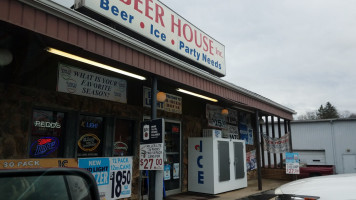 R Beer House outside