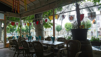 Cafe De La Paix Lambeaux-brice inside