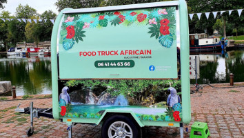 Food Truck Africain outside