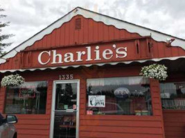 Charlie's Cafe outside