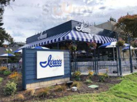 Ivar's Seafood outside