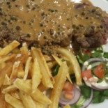 L'auberge Midi-Minuit food