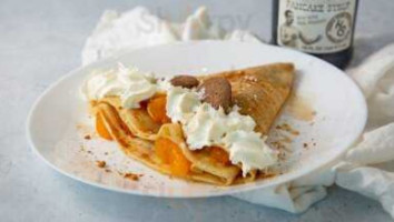 Dali Crepes food