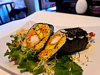 Ikura Sushi inside