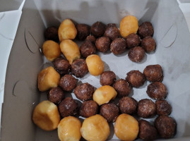 Bosa Donuts inside