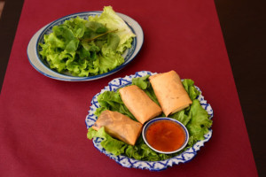 Mamie Thai food