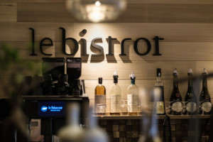 Restaurant Bar à Vins à Châteauneuf Le Bistrot Des Prés Verts inside