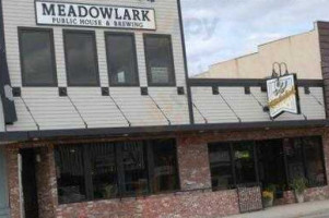 Meadowlark Brewing outside