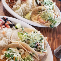 Wahoo's Fish Taco food