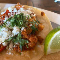 Las Aves Taco Market food