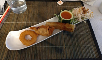 Le Saigon Des Lys food